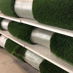 The Benefits of Getting Artificial Grass From the Experts VS a Big Box Store